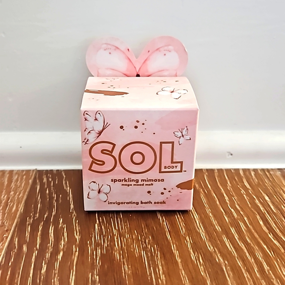 4/$16 Colourpop Sol Sparkling Mimosa Invigorating Bath Soak